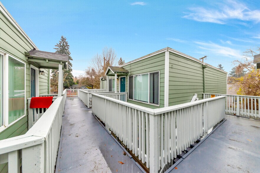 More Photos Of 8415 N Fessenden St, Portland Apartments For Sale