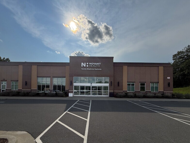 More Photos Of 885 Summit Crossing Pl, Gastonia Office For Sale