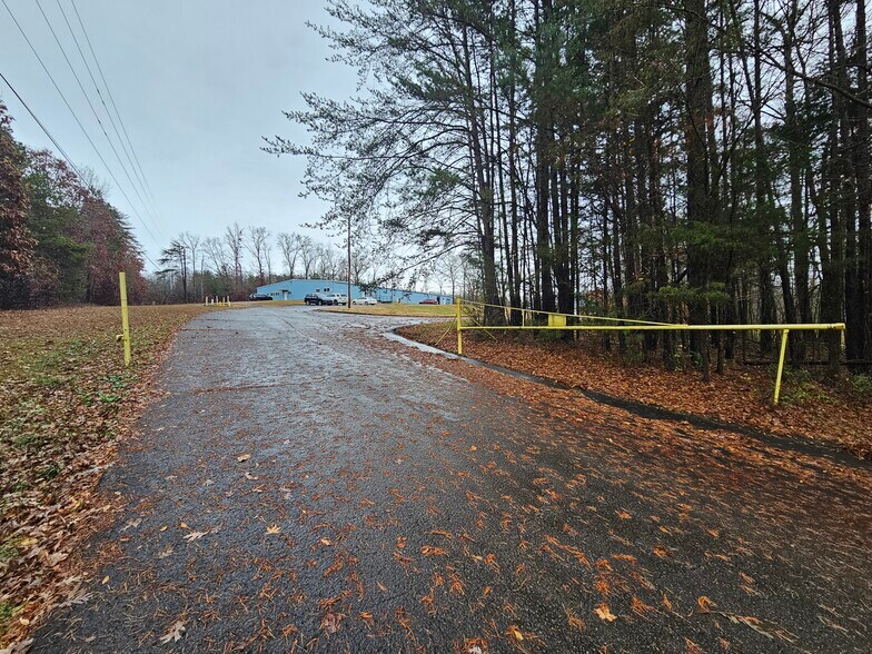 More Photos Of 205 Industrial Pike, Whitwell Manufacturing For Sale