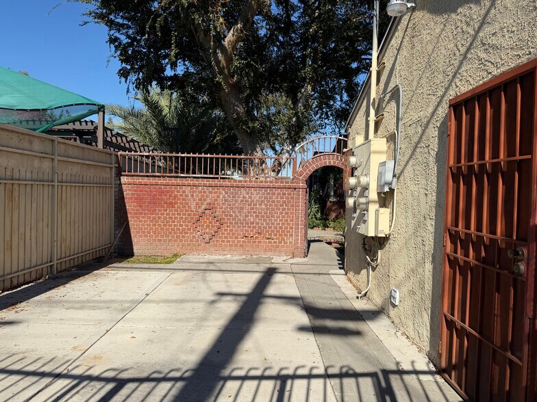 More Photos Of 338 W Magnolia St, Compton Apartments For Sale