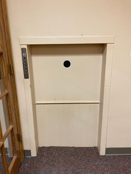 More Photos Of 118 E Superior St, Duluth Storefront Retail Office For Sale