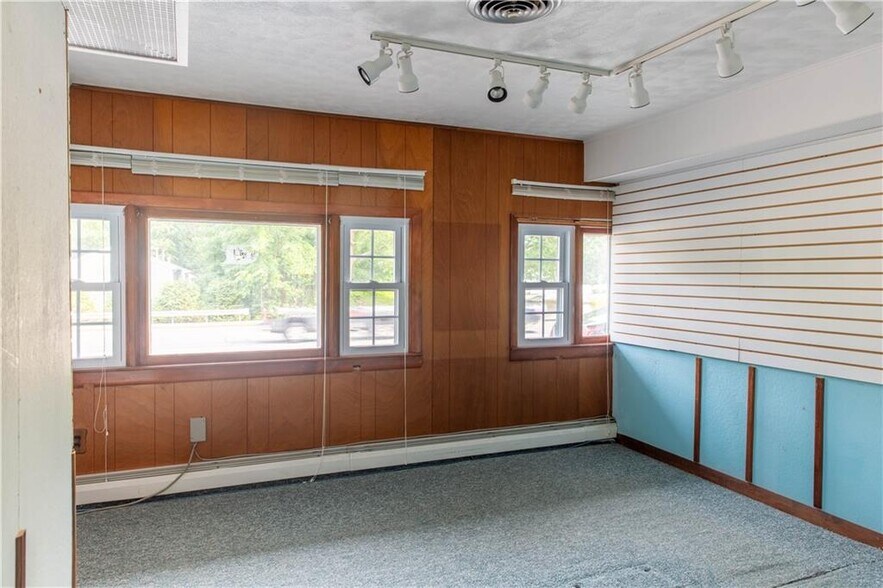 More Photos Of 5393 Post Rd, East Greenwich Office For Sale