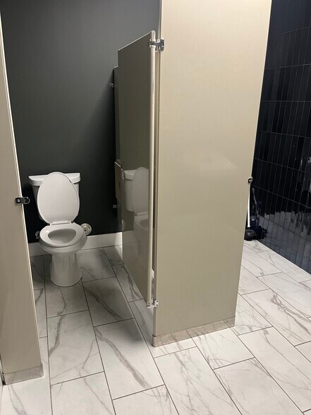 More Photos Of 5201 Old Poole Rd, Raleigh Light Manufacturing For Lease