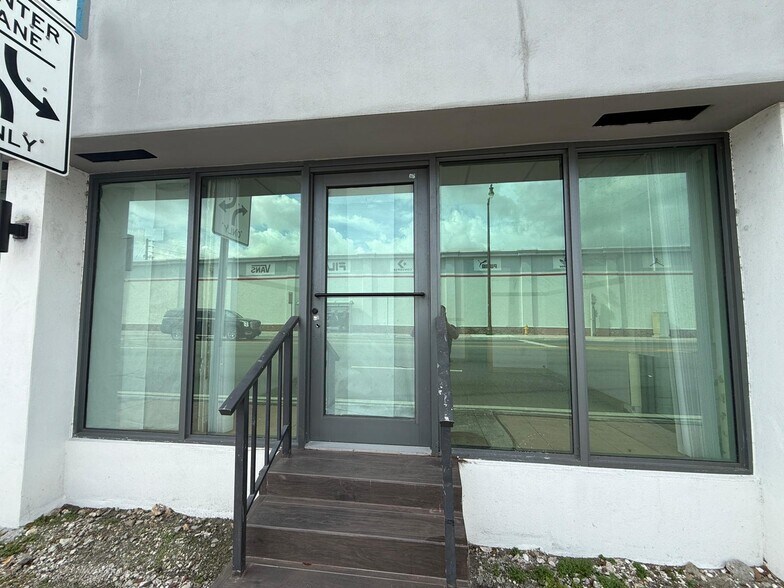 More Photos Of 801 Monterey St, Coral Gables Medical For Lease