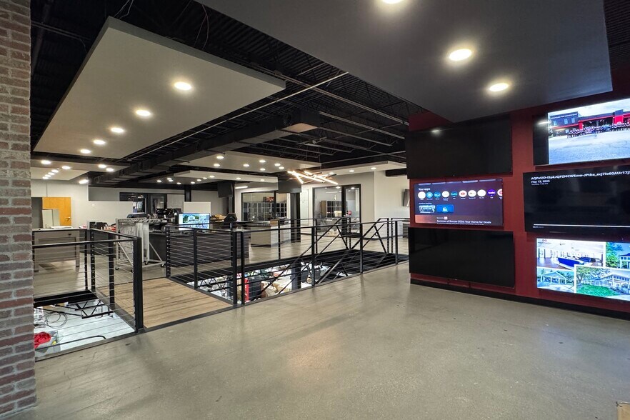 More Photos Of 109 Fieldview Dr, Versailles Office For Lease