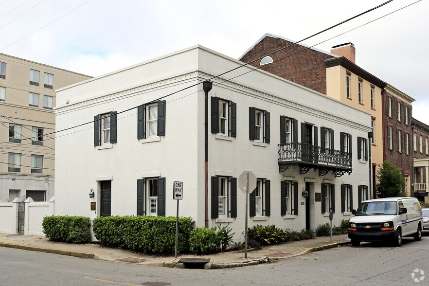 More Photos Of 301 W York St, Savannah Office For Sale