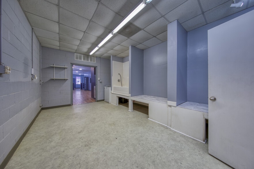 More Photos Of 5403 Western Ave, Knoxville Freestanding For Lease
