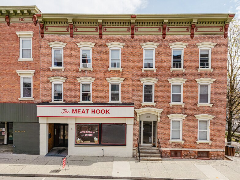 More Photos Of 323 Warren St, Hudson Storefront Retail Residential For Sale
