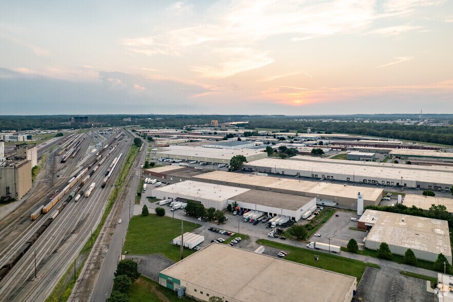 More Photos Of 1245 Ozark St, North Kansas City Warehouse For Lease