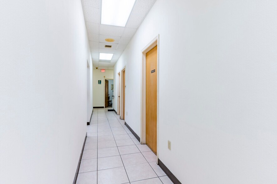 More Photos Of 655 N Indiana Ave, Englewood Medical For Sale