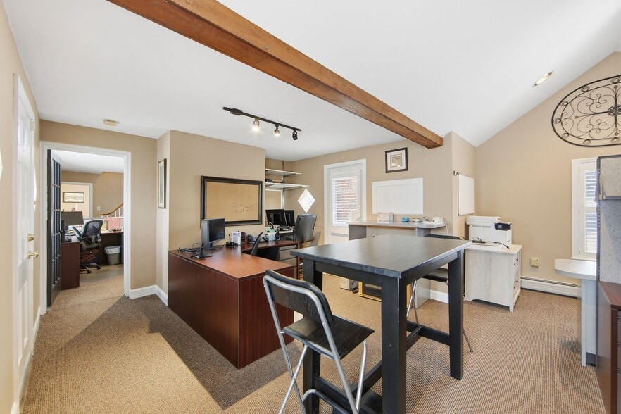 More Photos Of 4024 West Chester Pike, Newtown Square Office For Lease