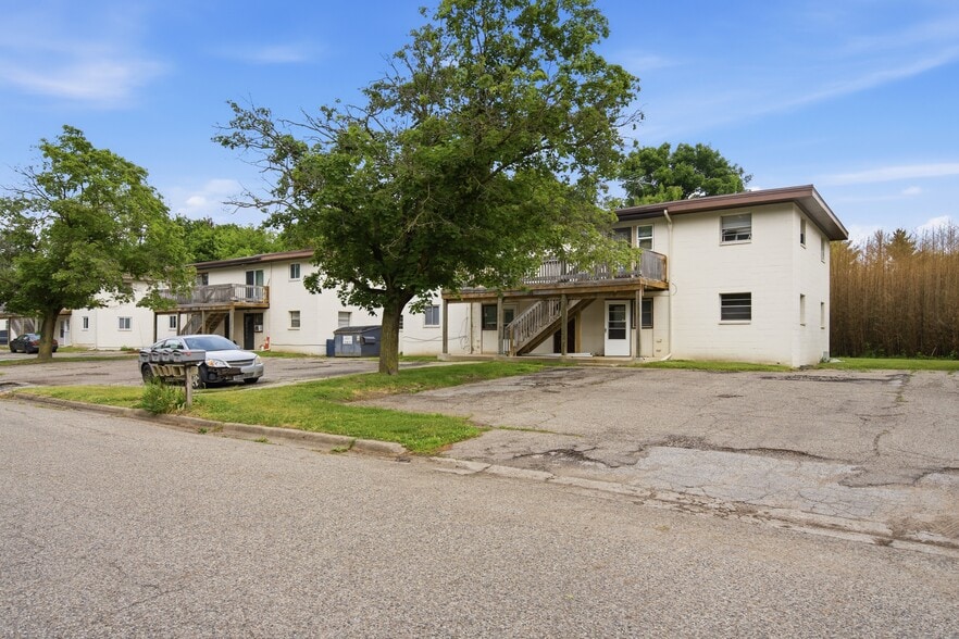 More Photos Of 161 Gale Ave, Galesburg Apartments For Sale
