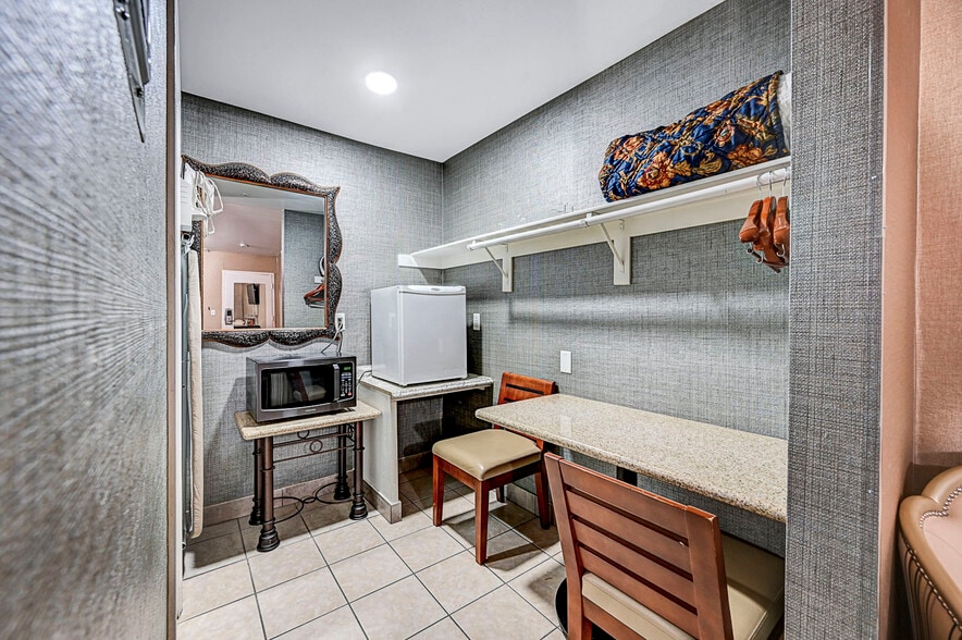 More Photos Of 2855 Fremont St, Las Vegas Hotel For Sale