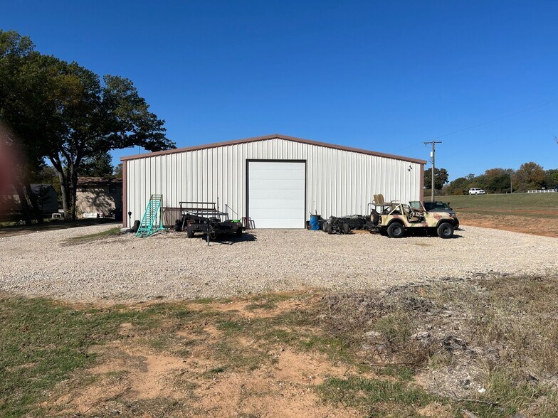 More Photos Of 121 Greenwood Cut Off Rd, Weatherford Warehouse For Lease