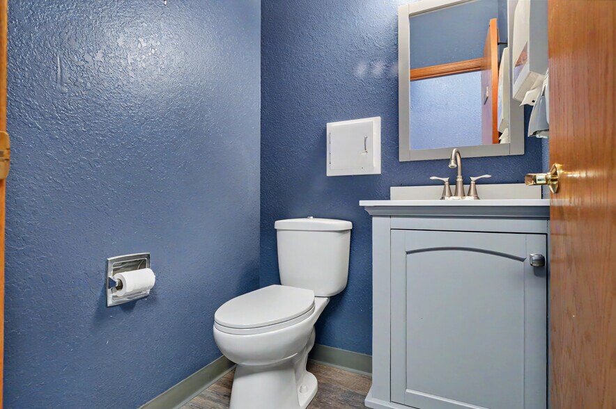 More Photos Of 819 Southwestern Run, Youngstown Medical For Sale