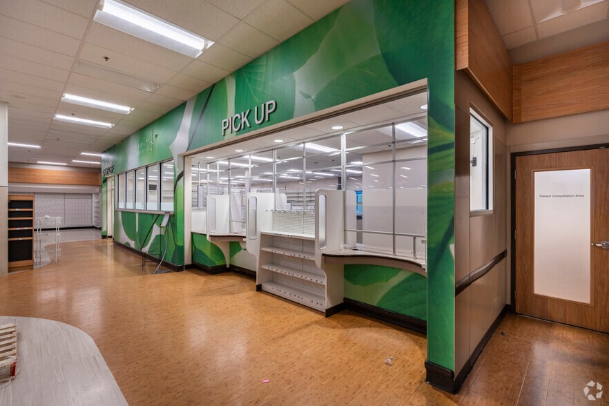 More Photos Of 1615 Main St, Susanville Drugstore For Lease