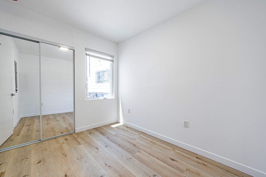 More Photos Of 4626 Wall St, Los Angeles Apartments For Sale