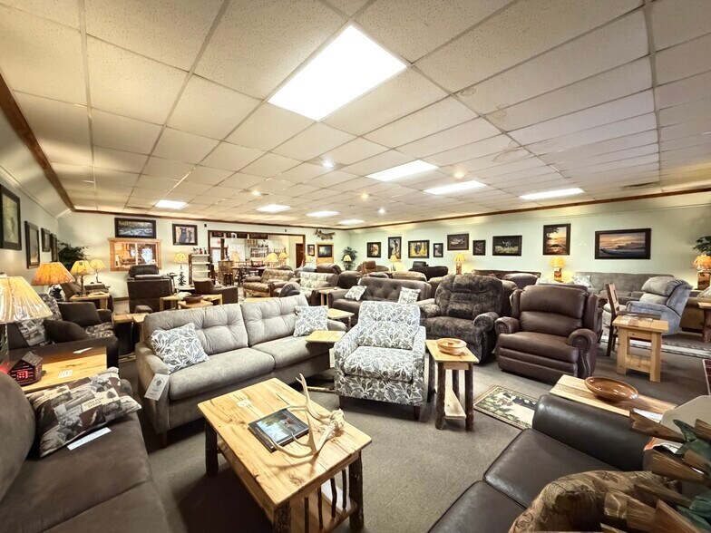 More Photos Of 5079 Highway 51, Mercer General Retail For Sale