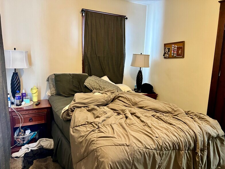 More Photos Of 308 Low St, Bloomington Apartments For Sale