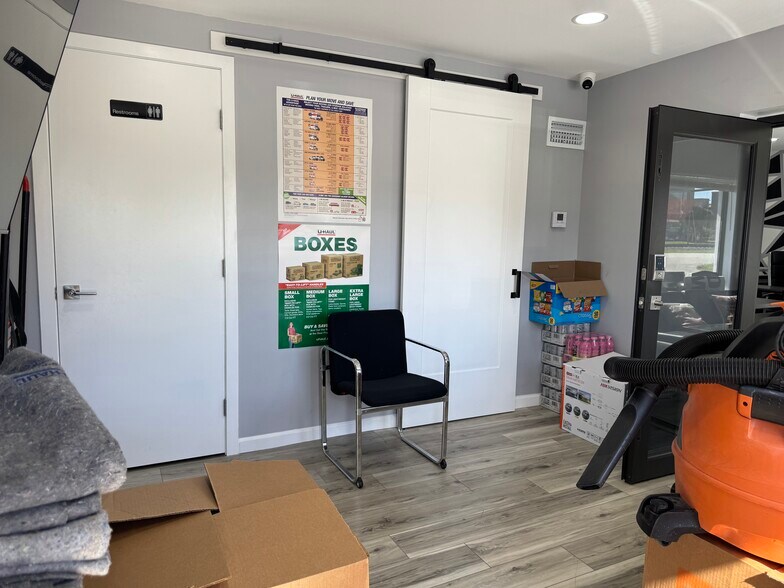 More Photos Of 1822 N Dixie Hwy, Hollywood Storefront Retail Residential For Sale