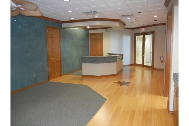 More Photos Of 101 Tiki Dr, Tiki Island Office Residential For Lease