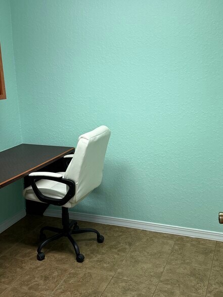 More Photos Of 1116 Us-17, Palatka Medical For Lease