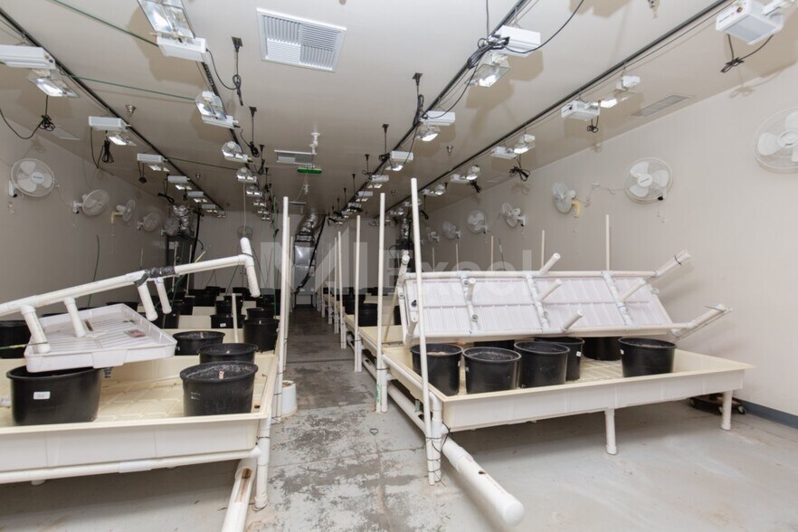 More Photos Of 6265 Saddle Tree Dr, Las Vegas Industrial For Sale