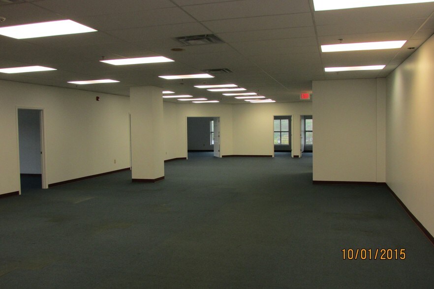 More Photos Of 323 Falls Dr NW, Abingdon Office For Sale