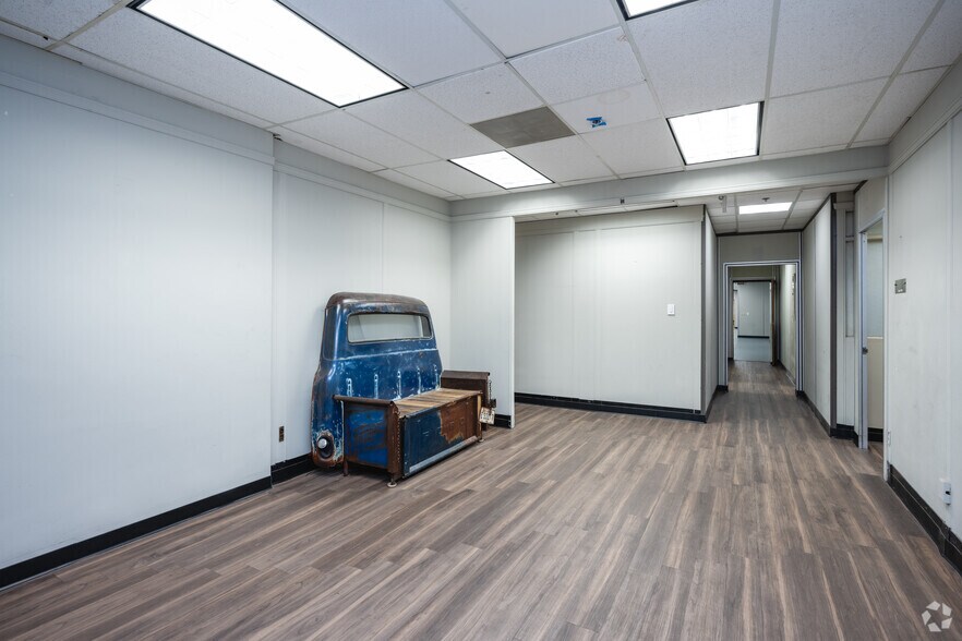 More Photos Of 1801 Rutherford Rd, Greenville Light Manufacturing For Lease