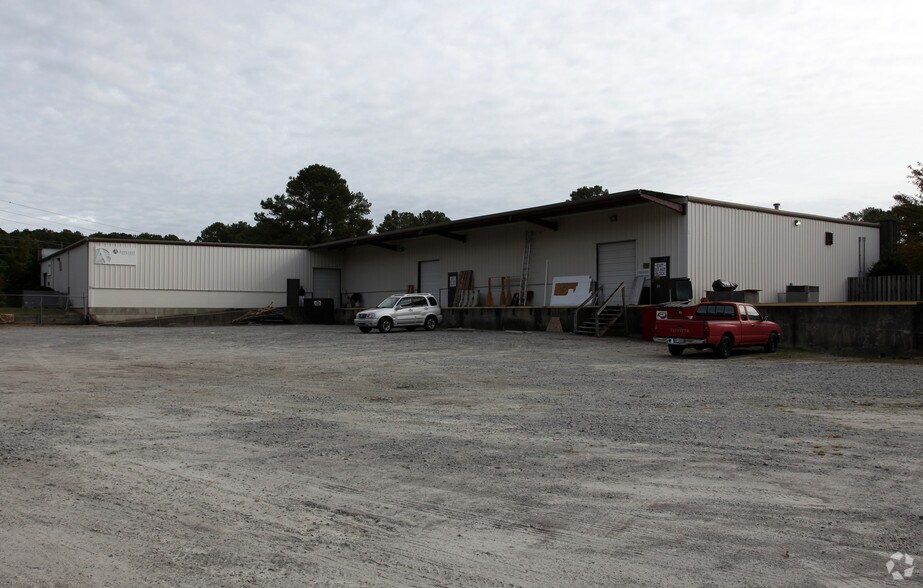 More Photos Of 100 Staton Ct, Greenville Light Distribution For Lease