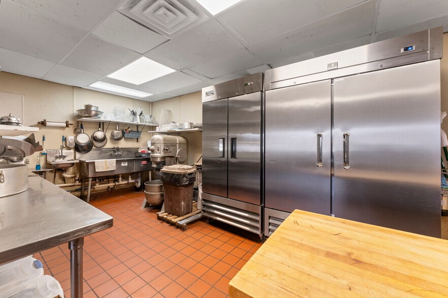 More Photos Of 1850 John Fries Hwy, Quakertown Restaurant For Sale