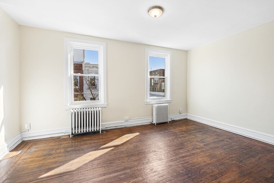 More Photos Of 522 S 5th St, Philadelphia Storefront Retail Residential For Sale