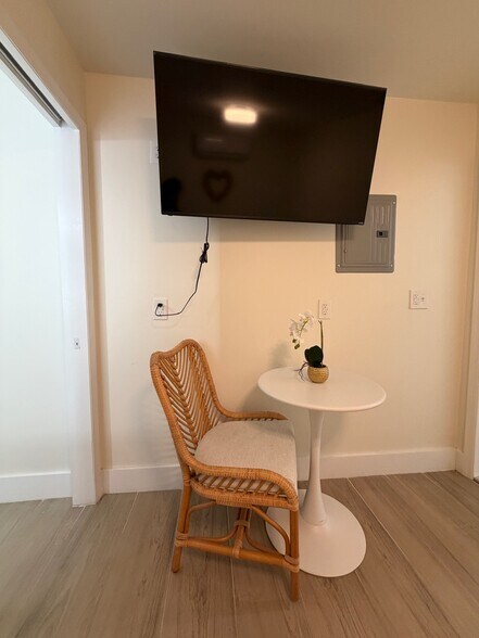 More Photos Of 2502 Tamarind Dr, Hutchinson Island Hotel For Sale