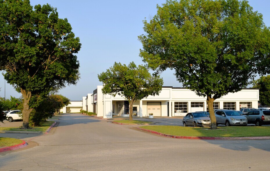 More Photos Of 1702-1736 E Belt Line Rd, Richardson Unknown For Lease