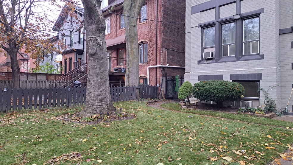 More Photos Of 109 Pembroke St, Toronto Apartments For Sale