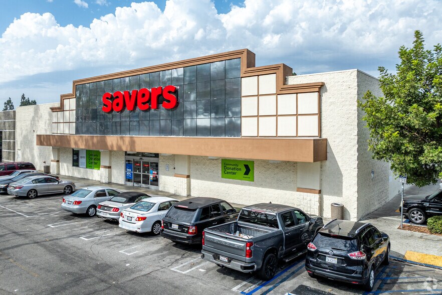 More Photos Of 5227 Lakewood Blvd, Lakewood General Retail For Sale