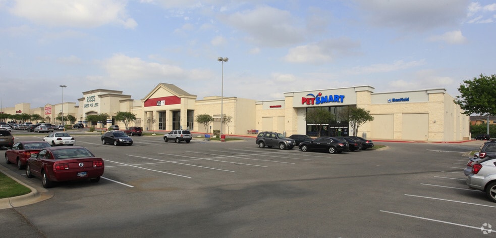 More Photos Of 12901 N I-35 Service Rd, Austin Unknown For Lease