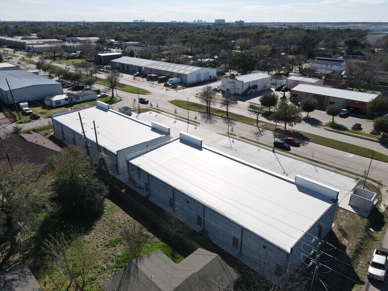 More Photos Of 5520 Gessner Rd, Houston Storefront For Lease