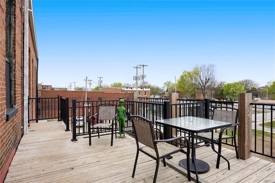 More Photos Of 104-106 W Pearl St, Harrisonville Freestanding For Sale