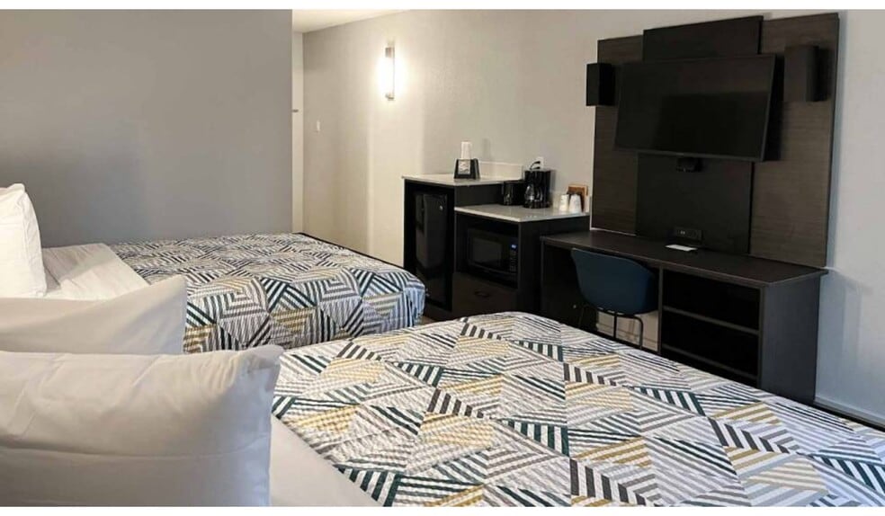 More Photos Of 3400 South St, Nacogdoches Hotel For Sale