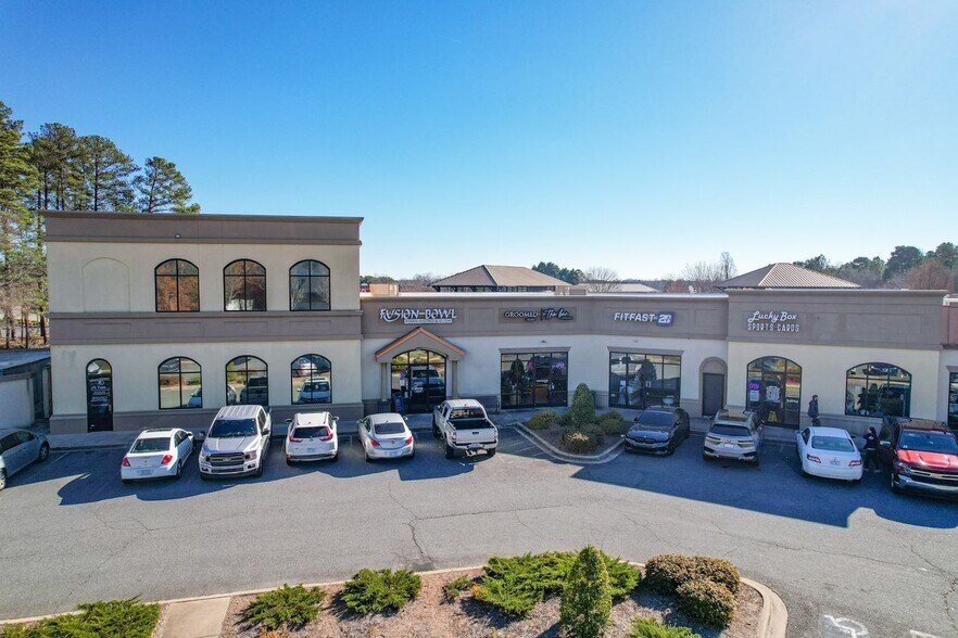 More Photos Of 19905 W Catawba Ave, Cornelius General Retail For Lease