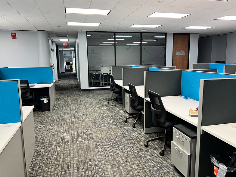 More Photos Of 4949 Windfern Rd, Houston Warehouse For Lease