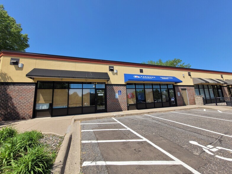 More Photos Of 35-49 Central St, Circle Pines General Retail For Lease