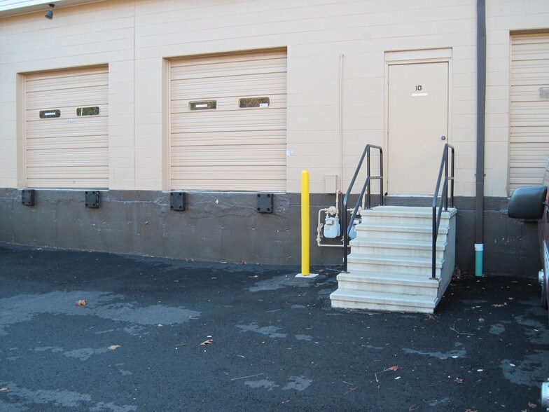 More Photos Of 1 Orchard Park Rd, Madison Flex For Lease