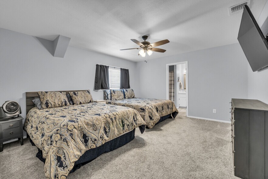 More Photos Of 2001 Ponderosa Dr, New Braunfels Specialty For Sale