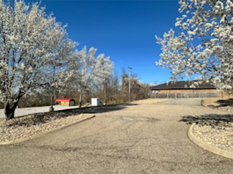 More Photos Of 4525 Sunset Blvd, Steubenville Storefront Retail Office For Lease