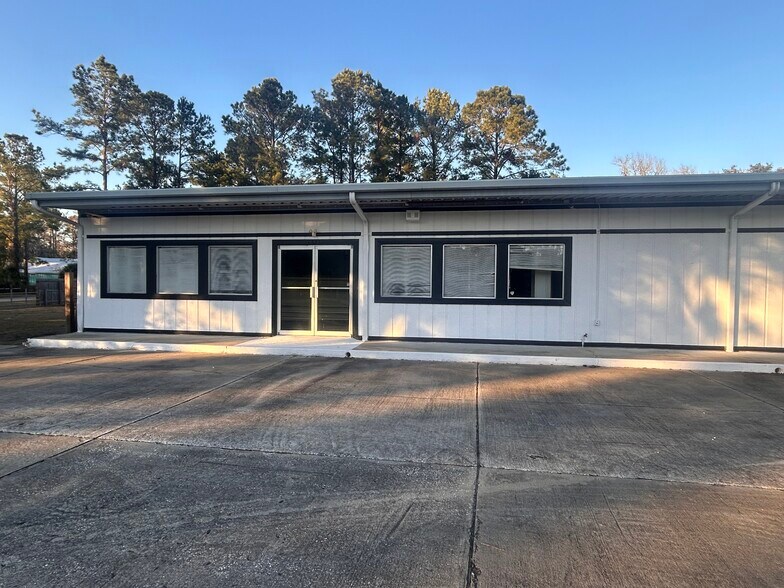 More Photos Of 6523 Harrietts Bluff Rd, Woodbine Freestanding For Sale