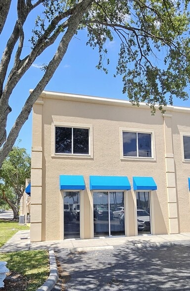 More Photos Of 28200 Old 41 Rd, Bonita Springs Showroom For Sale