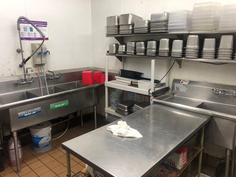 More Photos Of 1129 N H St, Lompoc Restaurant For Lease