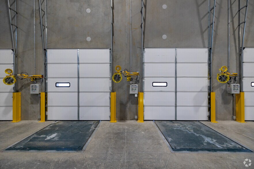 More Photos Of 380 John Dodd Rd, Spartanburg Distribution For Lease